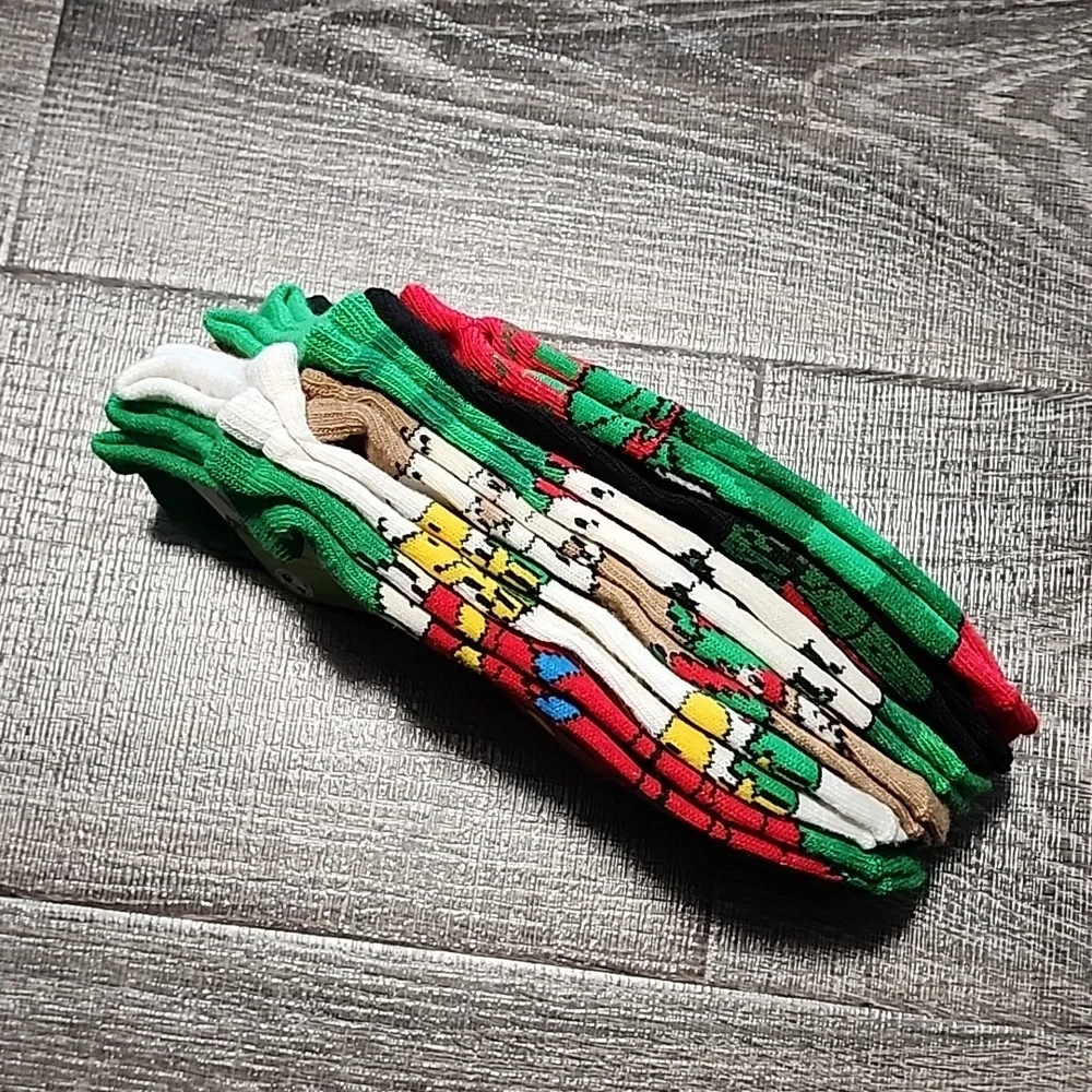 6 pair Peanuts holiday no-show Socks